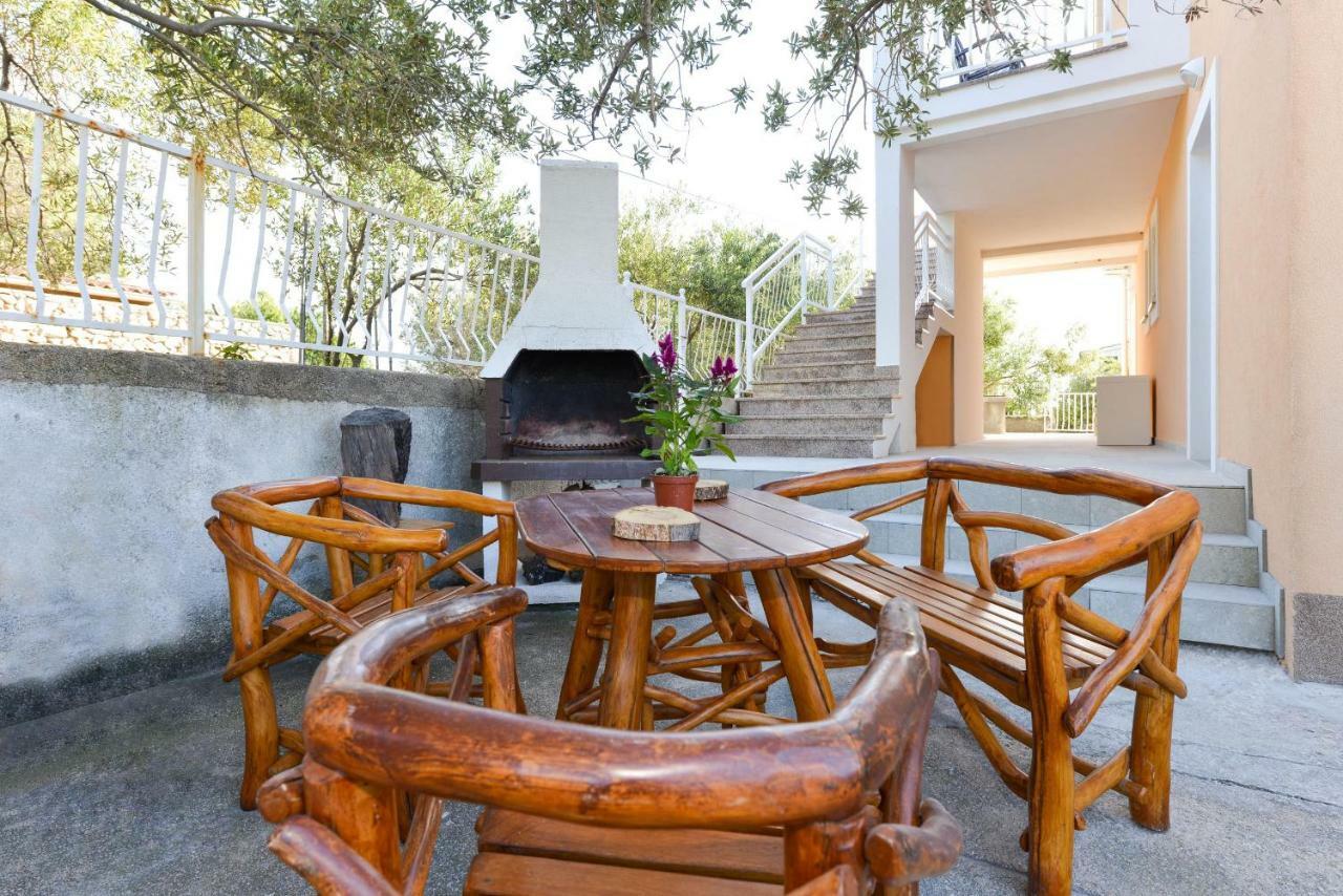 Cecilia Apartment Lun (Pag)